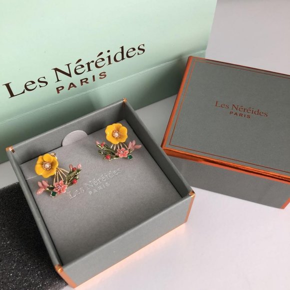 Winter Gardens Yellow Flowers with Little Flowers - Picture 2 of 10